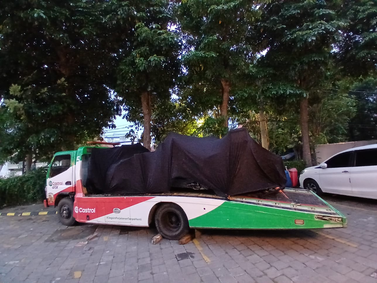 Towing BYD Tangerang - Layanan Derek Gendong Mobil Listrik EV Murah